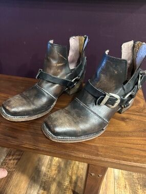 Freebird by Steven Truce boots Size 9